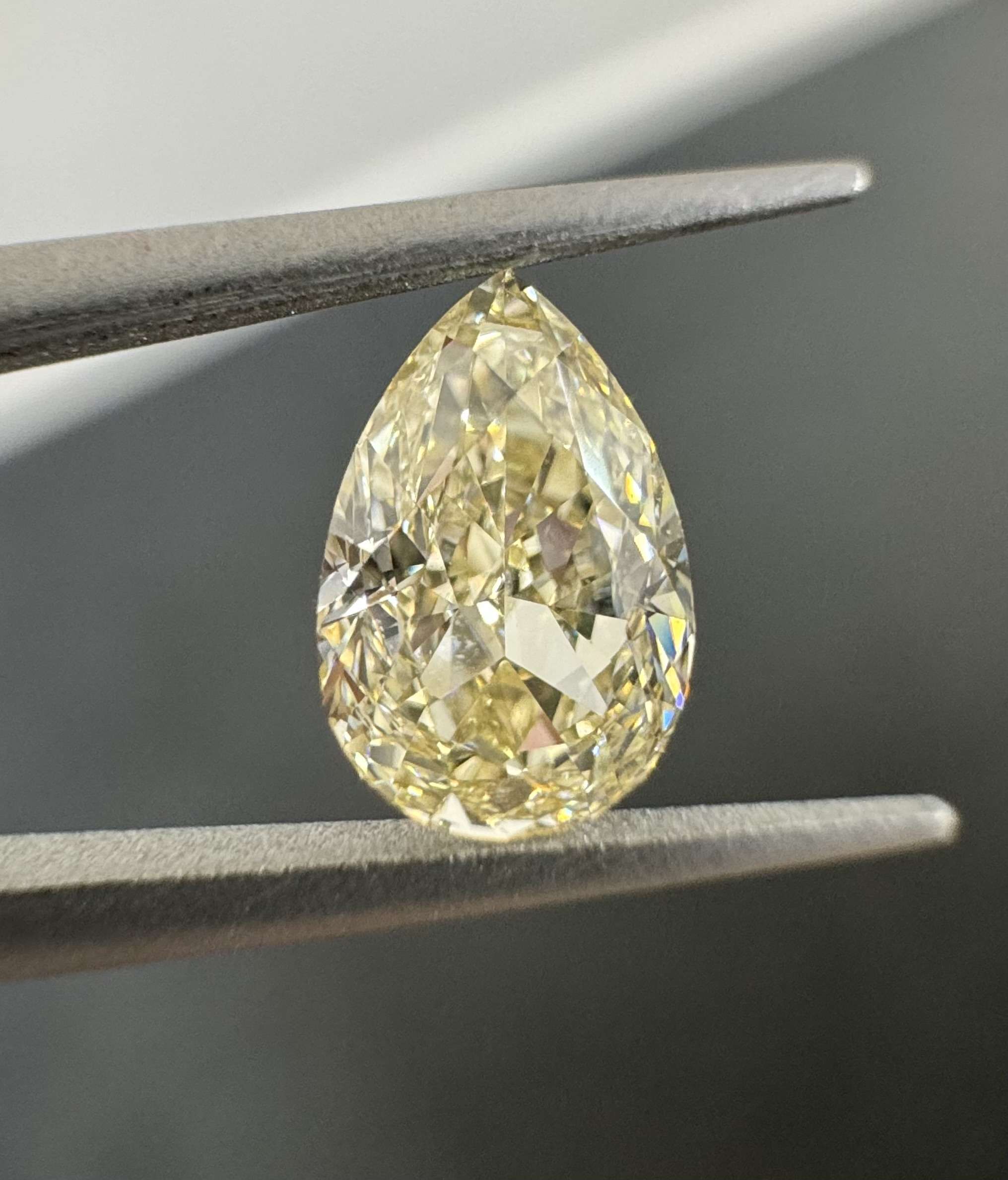 Pear · 1.02 ct