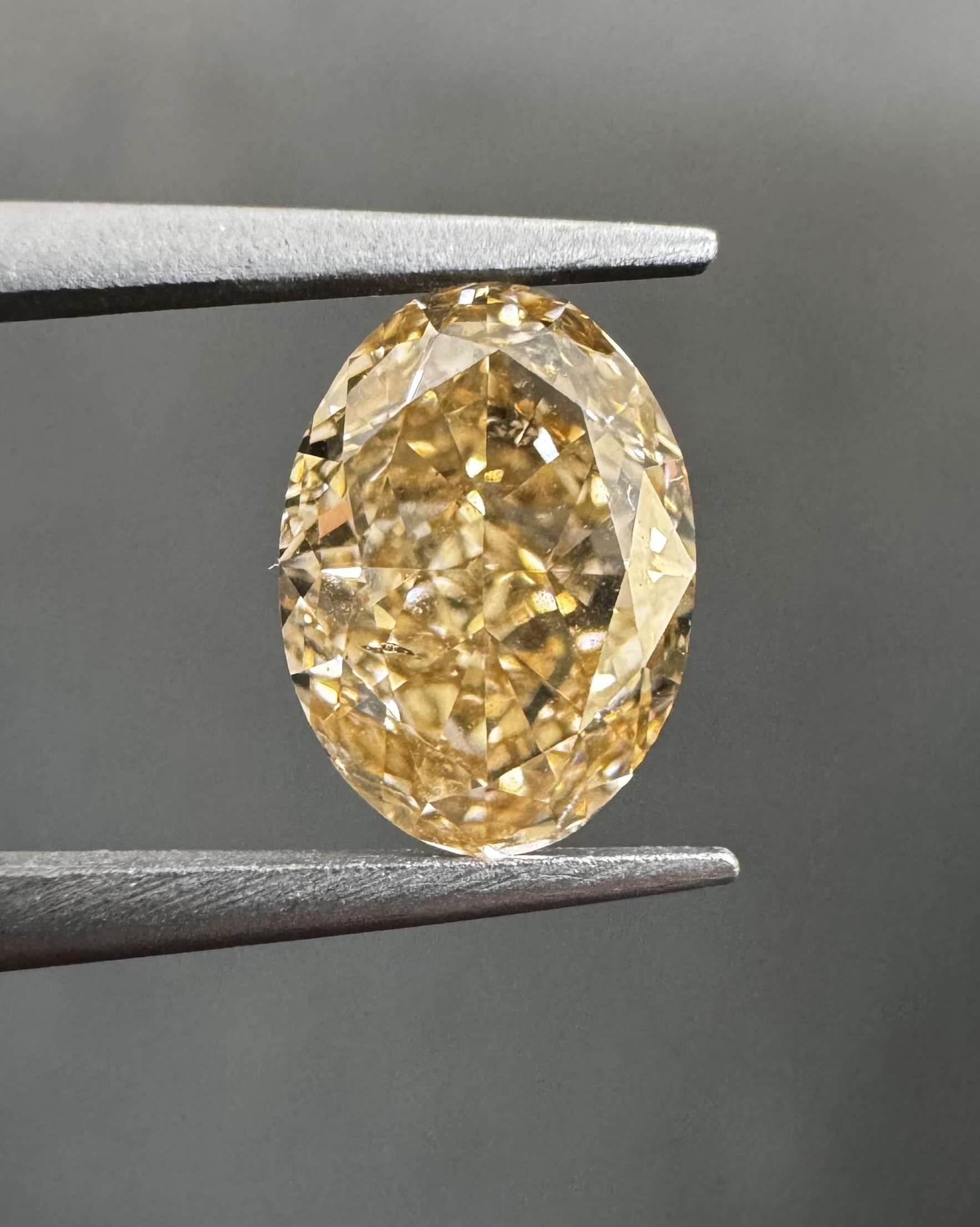 Oval · 1.02 ct
